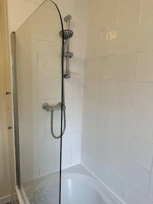 Central And Spacious 2 Bedroom House With Free Private Parking بلفاست بيت للعطل